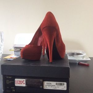 Brand new size 8 shoe